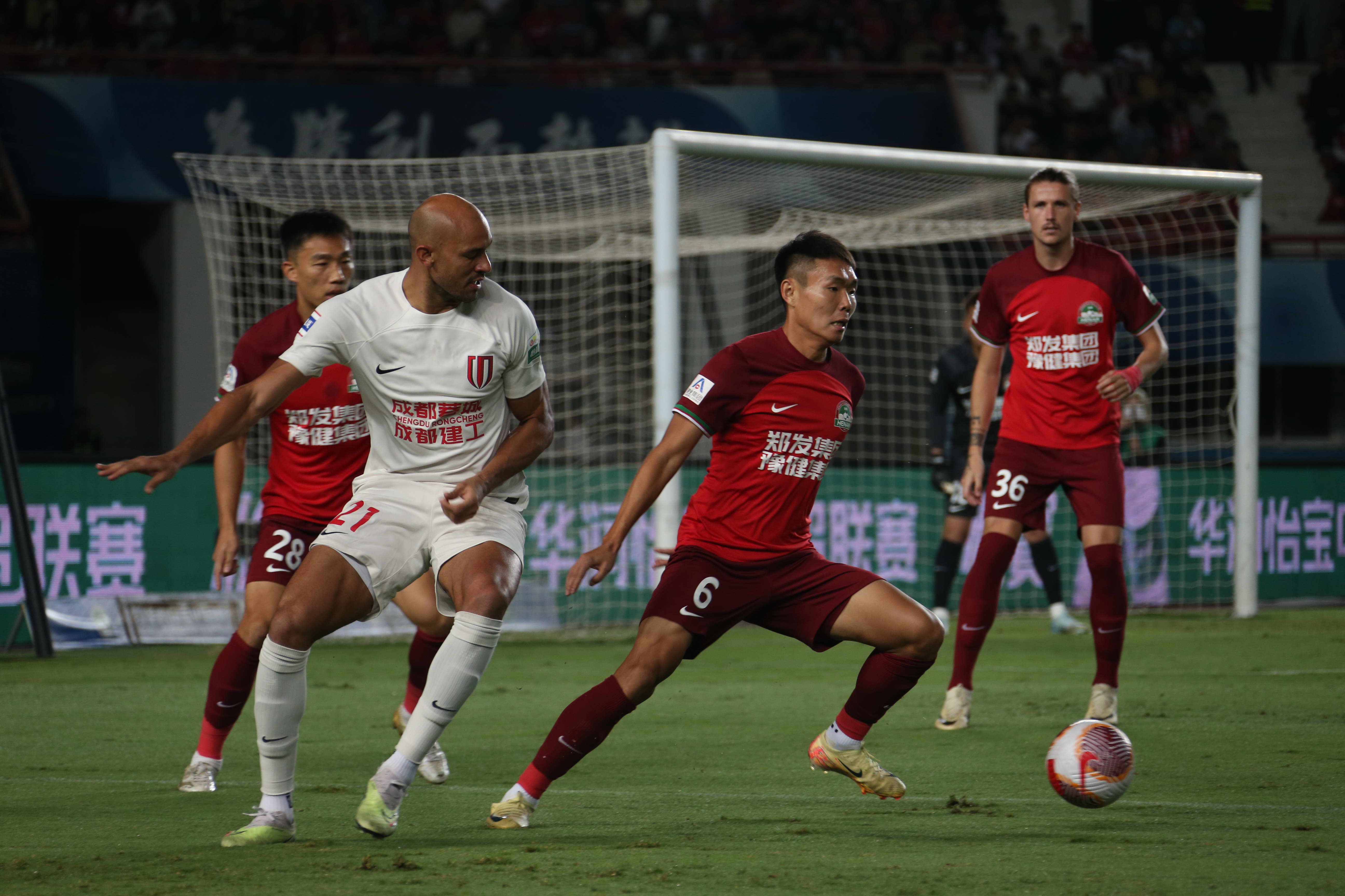 冲刺阶段突围战来临，新疆广汇围绕德国杯绝杀压哨，球迷炸锅，轮换策略成焦点 -爱游戏登录入口