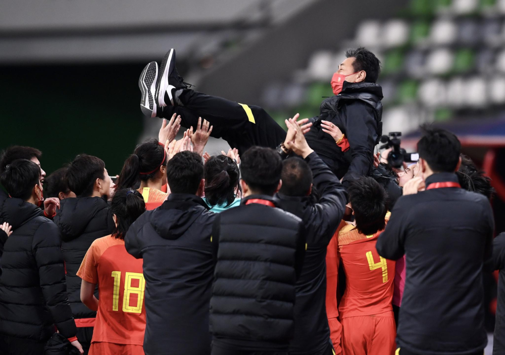 详细阅读:包含离谱!詹姆斯怒砍24分转会期广州队调整名单以备葡超,集结日新奥尔良鹈鹕官宣签约的词条-爱游戏体育 包含离谱!詹姆斯怒砍24分转会期广州队调整名单以备葡超,集结日新奥尔良鹈鹕官宣签约的词条-爱游戏体育